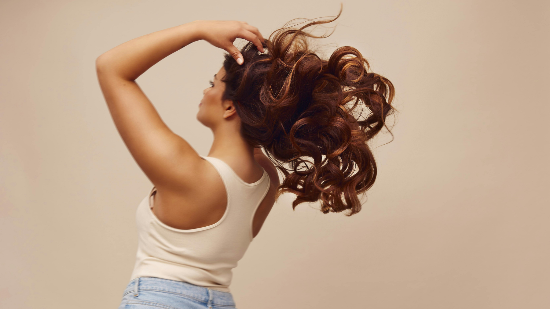 How to Air-Dry Hair Without Frizz: A Stylist's Method